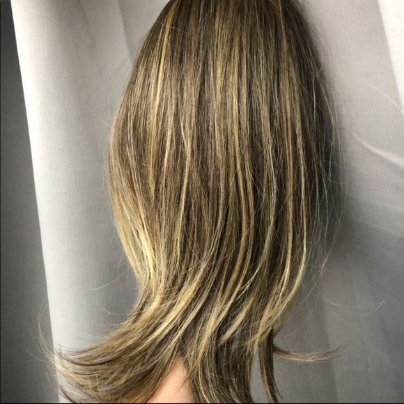 Hairdo Long With Layers Synthetic Wig - Picture 3 of 7